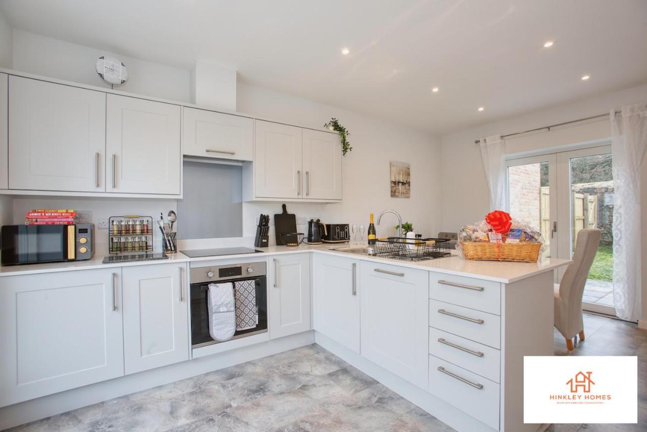 St Ives Bay - Immaculate Brand New 3Bed - Free Parking - Beach - Wifi เฮล ภายนอก รูปภาพ